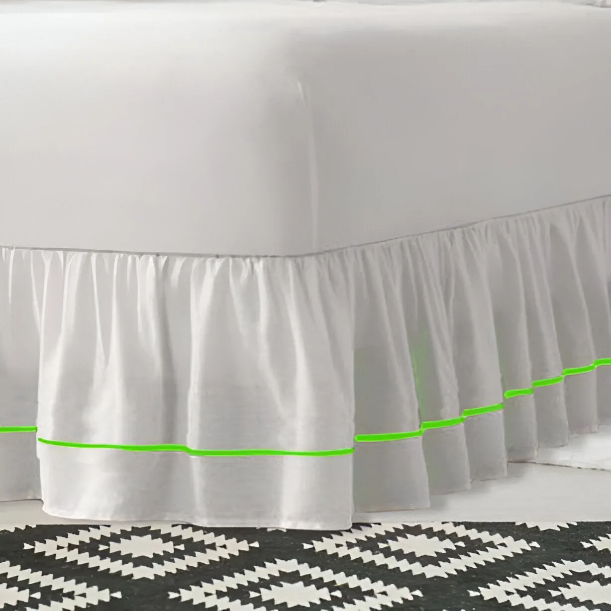 400TC Sateen Solid Cotton Single Embroidered Gathered Bed Skirt