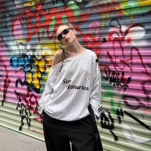American Retro Street Hot Girl Top T-Shirt. Off-Shoulder Design Exposed Shoulder Jersey. Trendy Loose Letter Sweatshirt for Women. C-241030-8