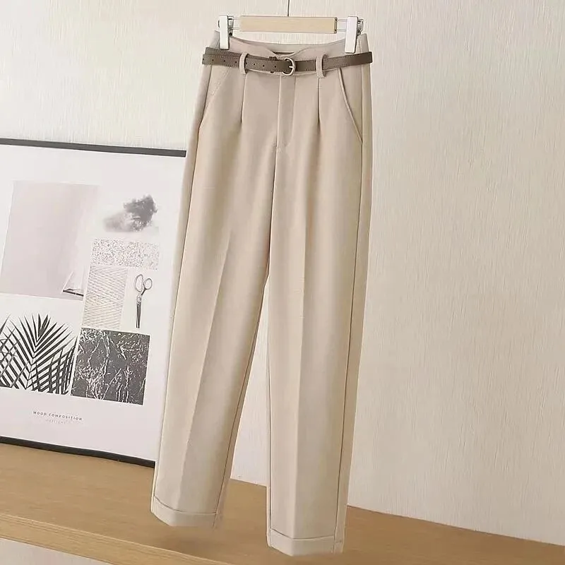 Amilia - elegant pants for spring