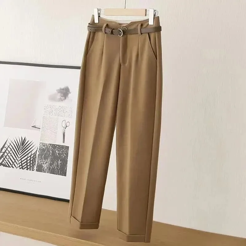 Amilia - elegant pants for spring