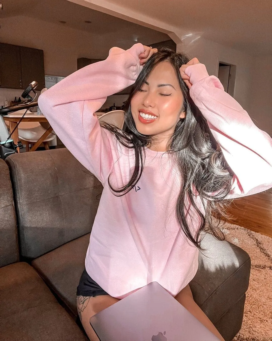 Autonomous Light Pink Embroidered Sweatshirt