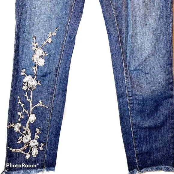 CARMAR Floral Embroidered Raw Hem Ankle High Rise Jeans, Size 26