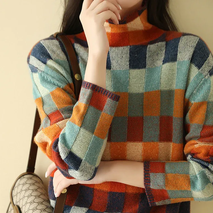 Caryn - Cozy Geometric Sweater