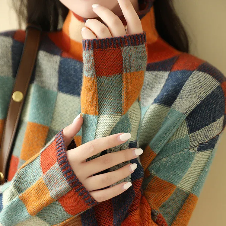 Caryn - Cozy Geometric Sweater