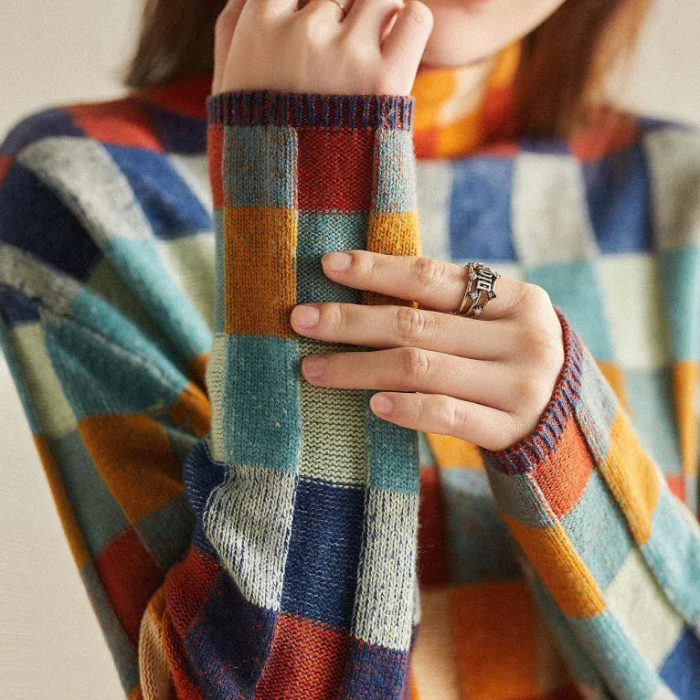 Caryn - Cozy Geometric Sweater