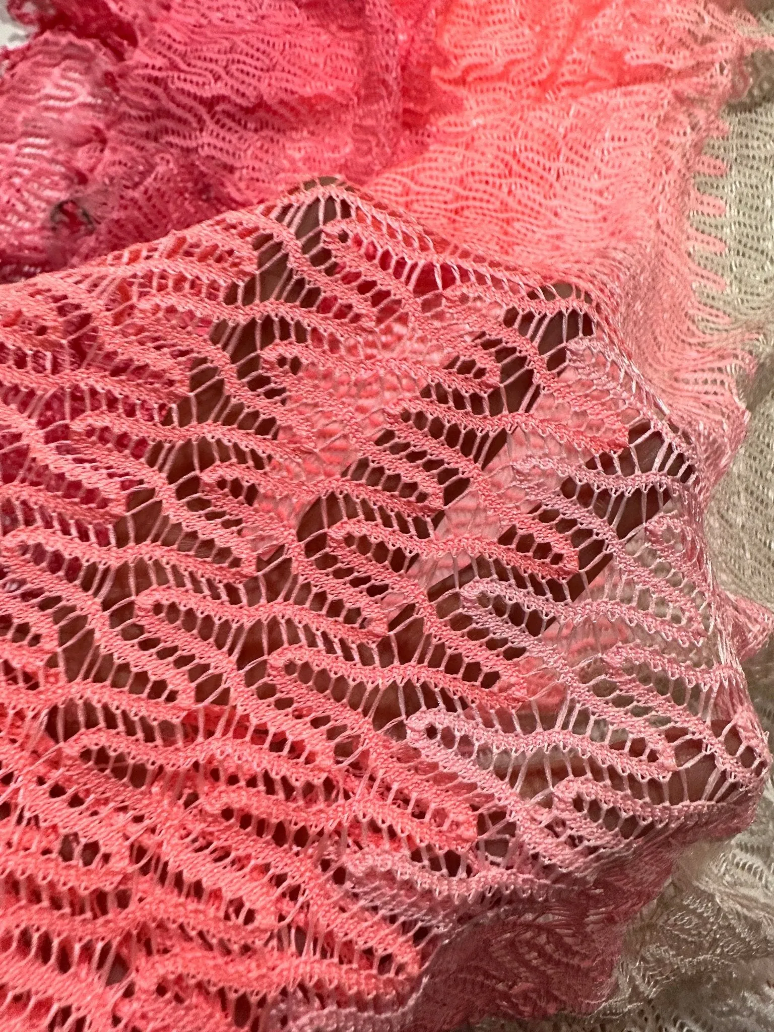 Chevron Zigzag Knit Jersey Fabric in Pink White