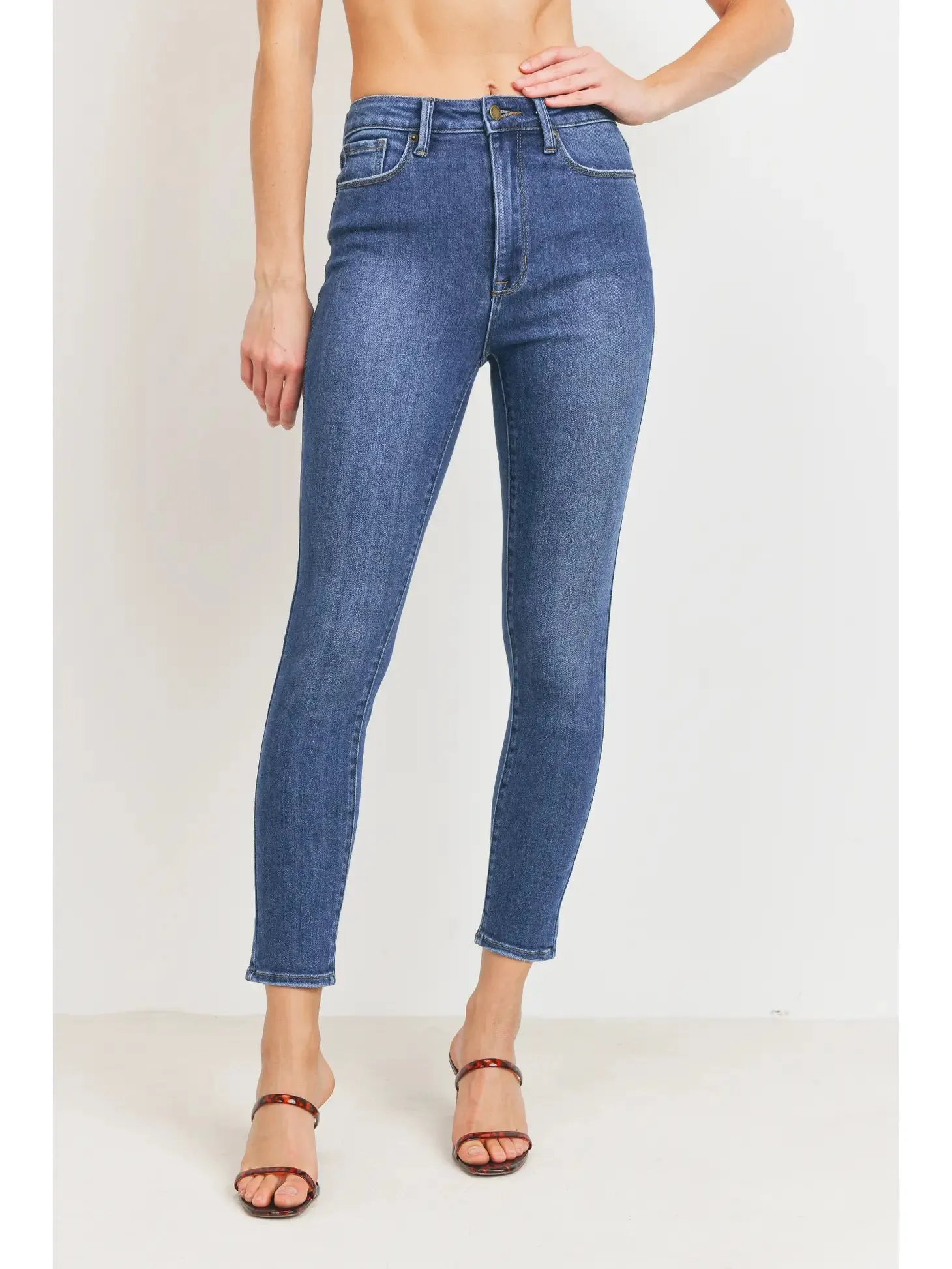 CLASSIC SKINNY JEANS // FINAL SALE