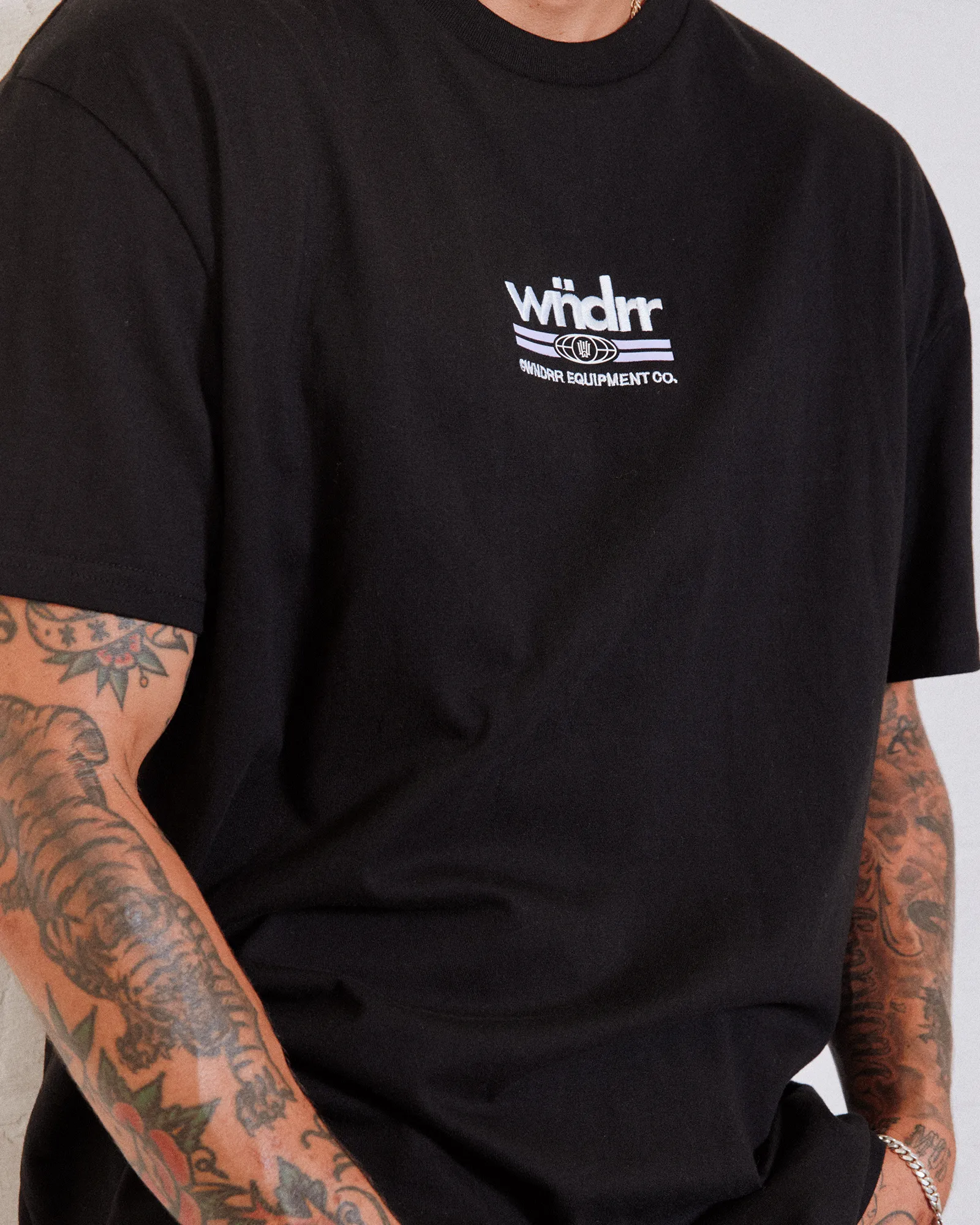 DAKOTA BOX FIT TEE - BLACK