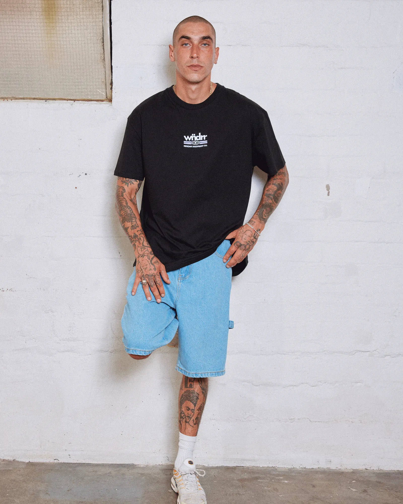 DAKOTA BOX FIT TEE - BLACK