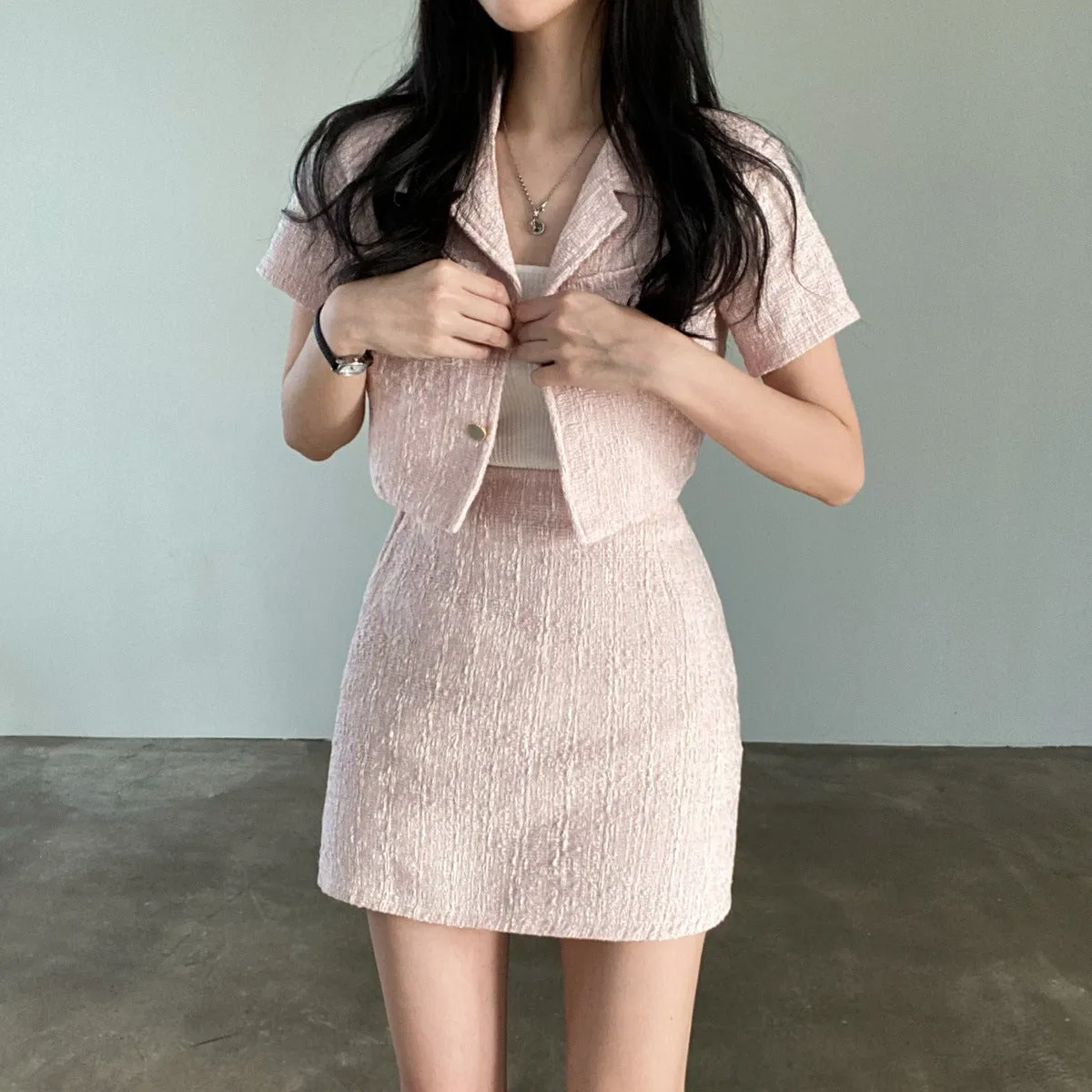 Elegant woolen short coat and skirt set