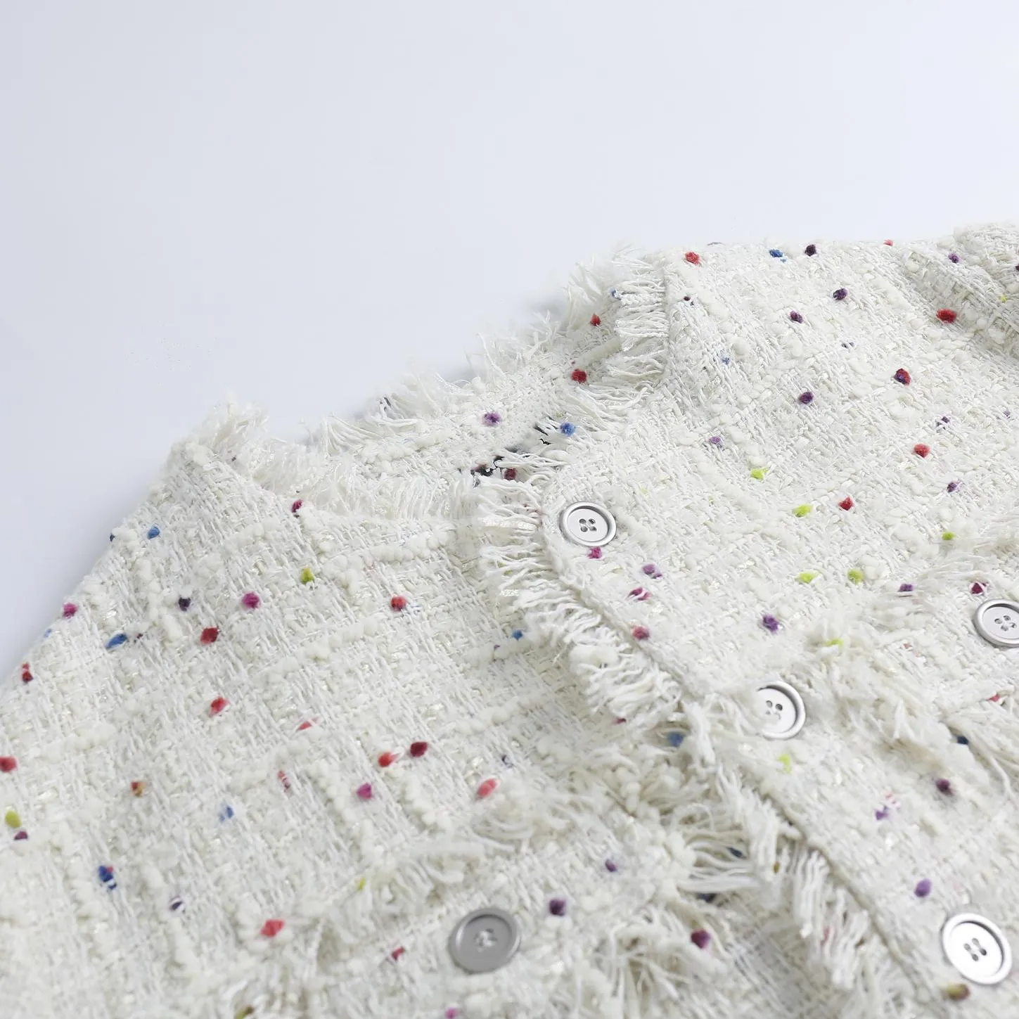 Fashionable Boxy Fit Button-Up Blazer in a Chic Design