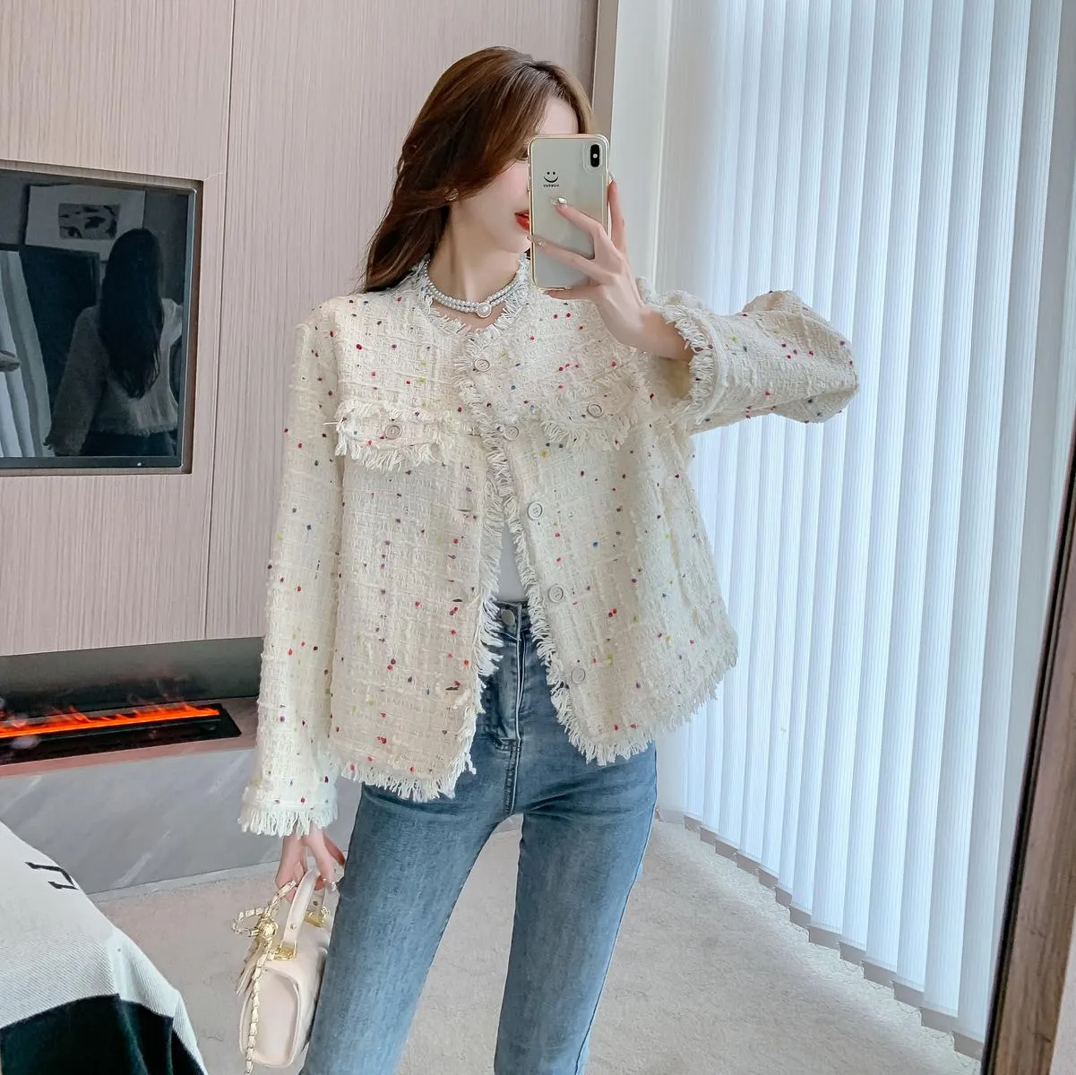 Fashionable Boxy Fit Button-Up Blazer in a Chic Design