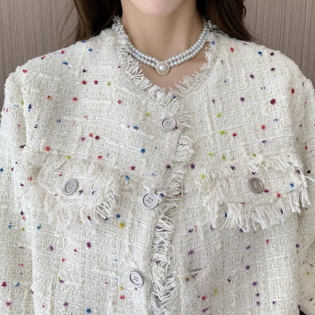 Fashionable Boxy Fit Button-Up Blazer in a Chic Design