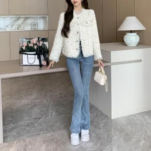 Fashionable Boxy Fit Button-Up Blazer in a Chic Design