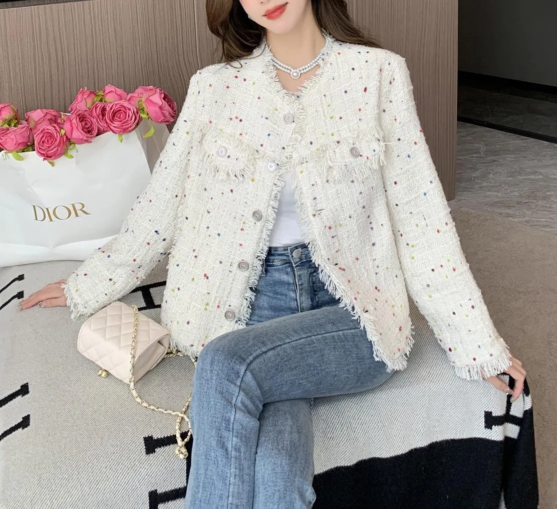 Fashionable Boxy Fit Button-Up Blazer in a Chic Design