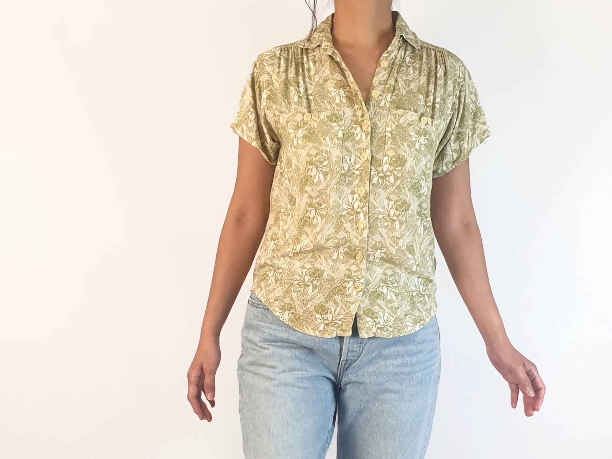 Handsom green print short sleeve shirt size 10