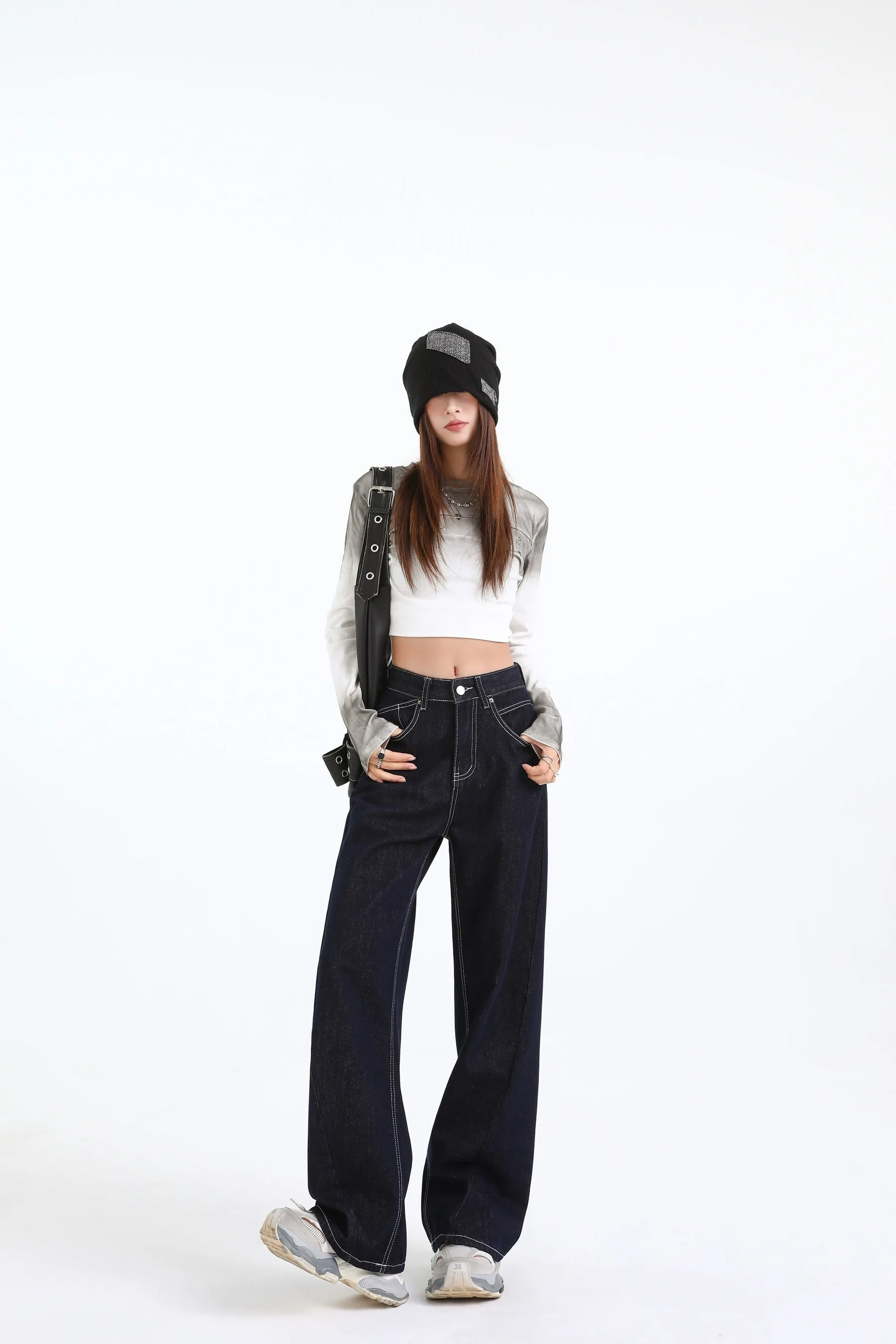 High-Quality Straight Leg Jeans for Women with Minimalist Style