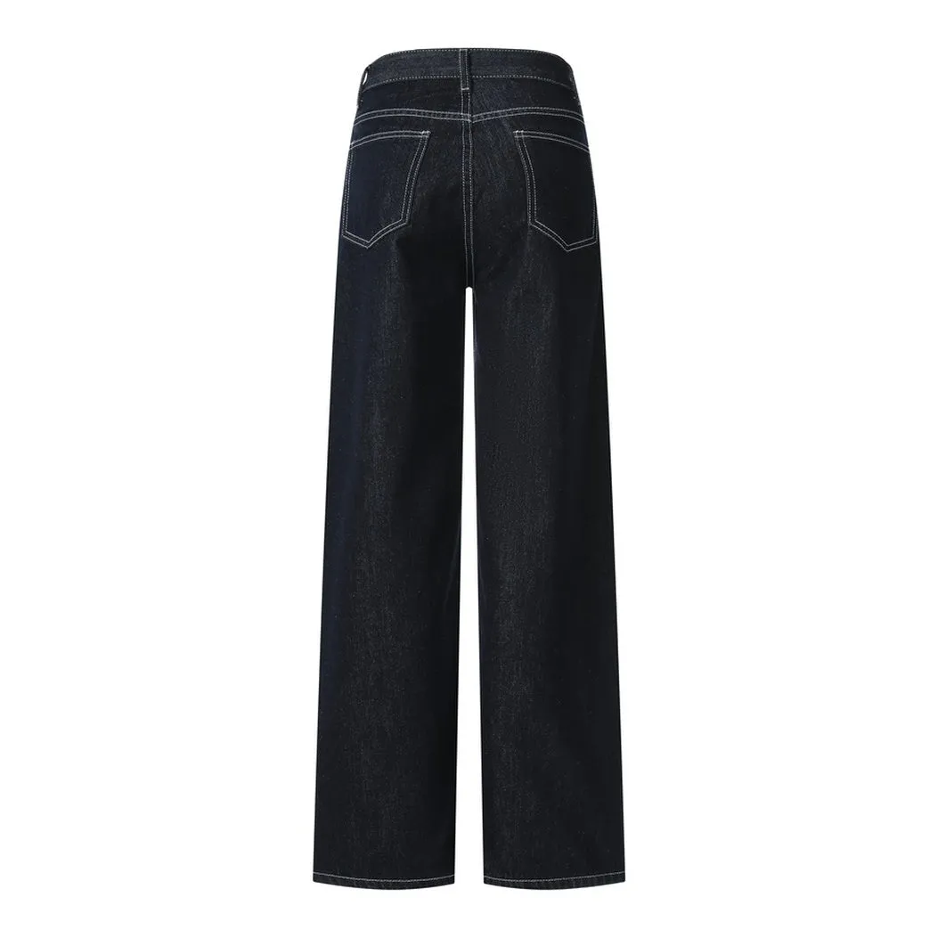 High-Quality Straight Leg Jeans for Women with Minimalist Style