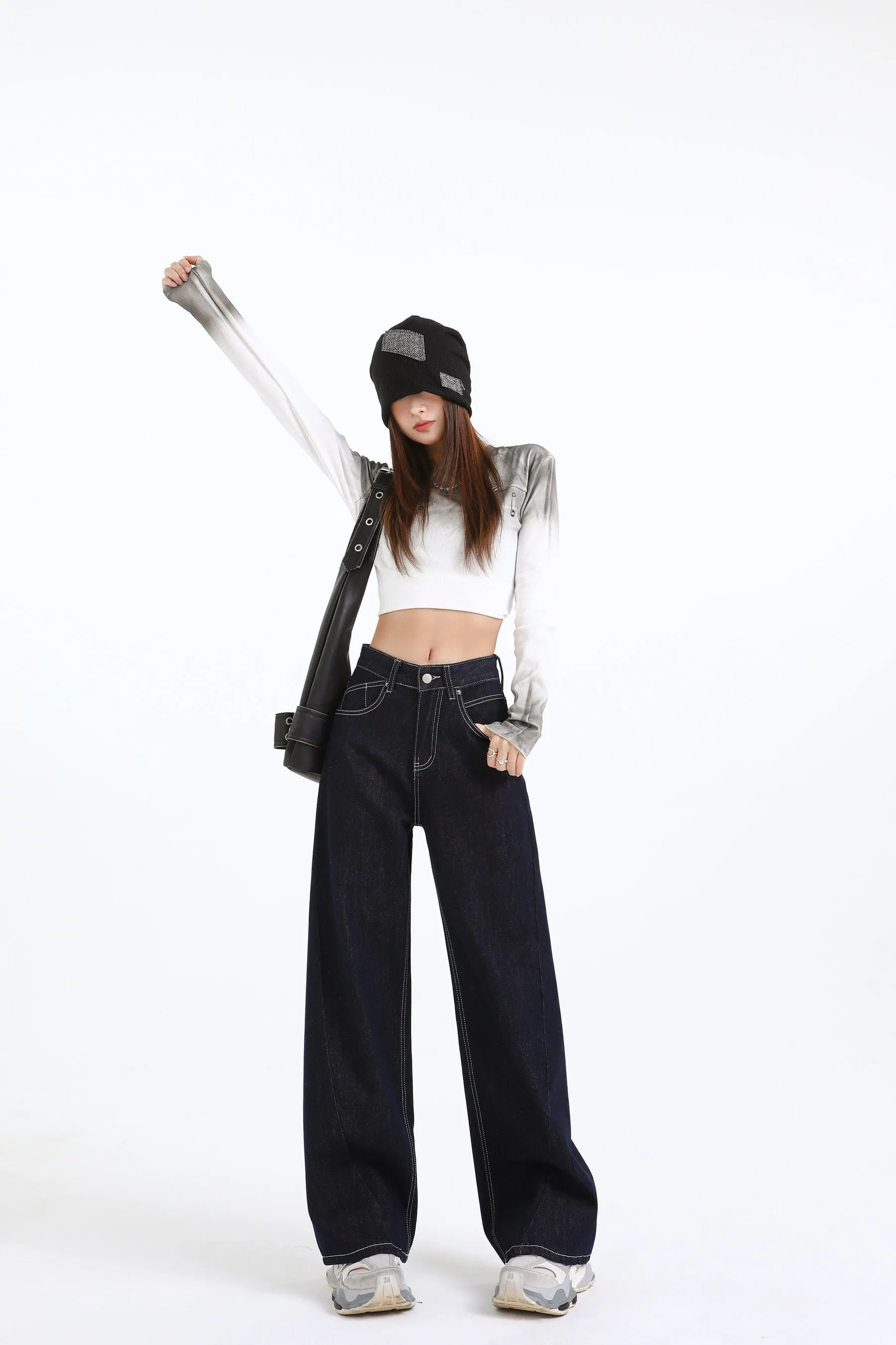High-Quality Straight Leg Jeans for Women with Minimalist Style