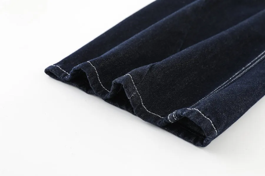 High-Quality Straight Leg Jeans for Women with Minimalist Style