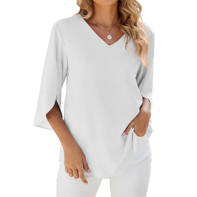 Lady blouse with v-neck and 3/4 sleeves