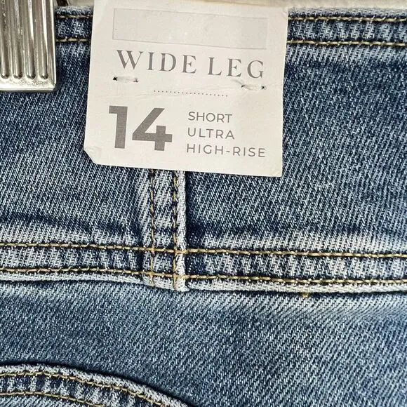 Lane Bryant Ultra High-Rise Signature Fit Wide- Leg Size‎ 14S Denim Jeans Retro