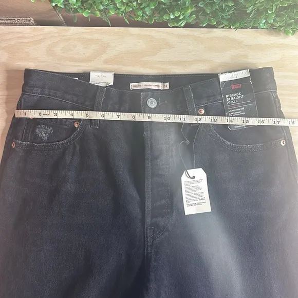 Levi's Premium Ribcage Straight Ankle Women’s Jeans
