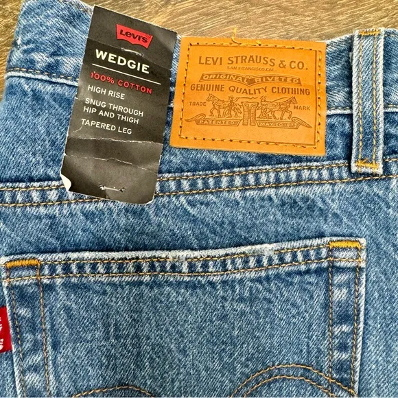 Levi's Premium Wedgie Jeans Button Fly High Rise 100% Cotton Size 29 NWT
