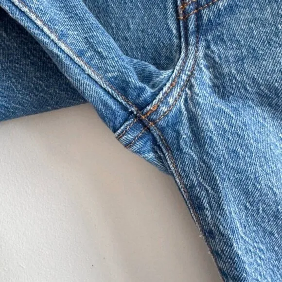 LEVI’S • Ribcage Straight Ankle Jean in Jive Tribe • 24