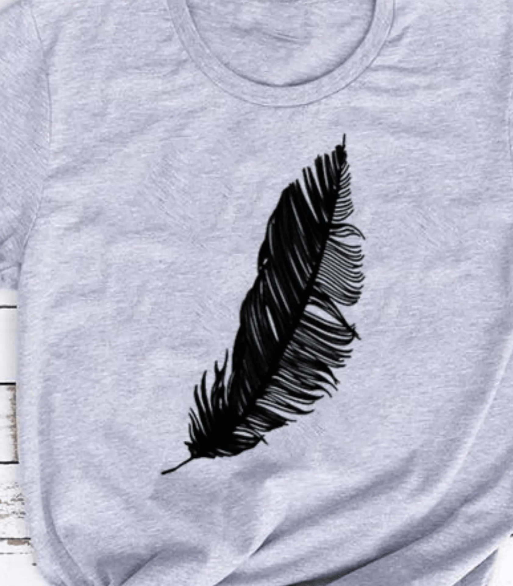 Luca – Feather Print Unisex T-Shirt
