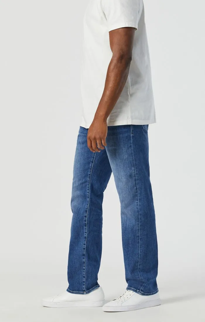 MAVI MARCUS SLIM STRAIGHT LEG JEANS - MID FOGGY FEATHER BLUE