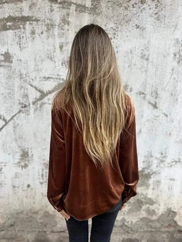 Maya | CLASSIC VELVET BLOUSE
