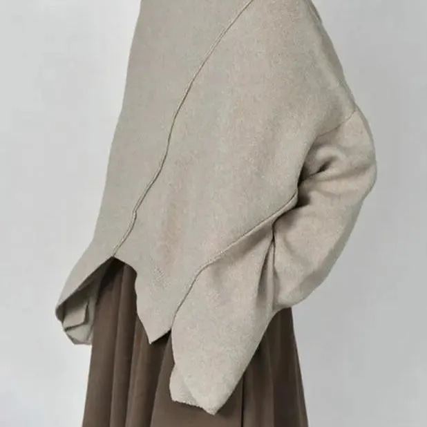 Minimalist Asymmetric Hem Pullover with Long Sleeves – Casual Cozy Fit