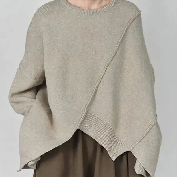 Minimalist Asymmetric Hem Pullover with Long Sleeves – Casual Cozy Fit