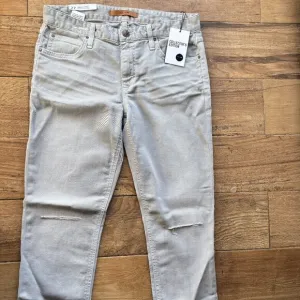 New with Tags Joe's Jeans Collector's Edition Platinum Billie Crop Size 27