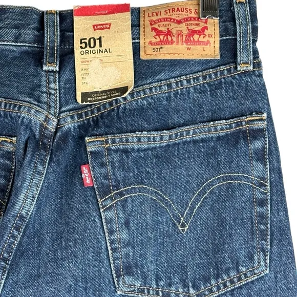 New Women’s 501 Levi’s Button Fly Jeans Size Waist 26” Length 30” MSRP $98