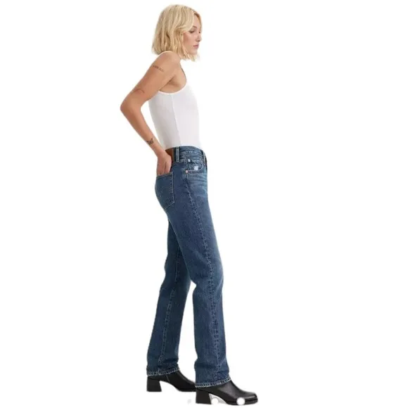 New Women’s 501 Levi’s Button Fly Jeans Size Waist 26” Length 30” MSRP $98