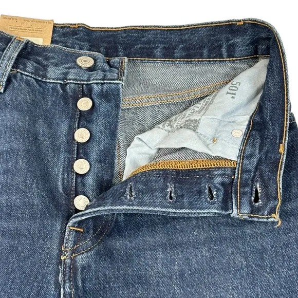 New Women’s 501 Levi’s Button Fly Jeans Size Waist 26” Length 30” MSRP $98