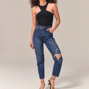 NWT-Abercrombie &amp; Fitch High Rise Mom Jeans