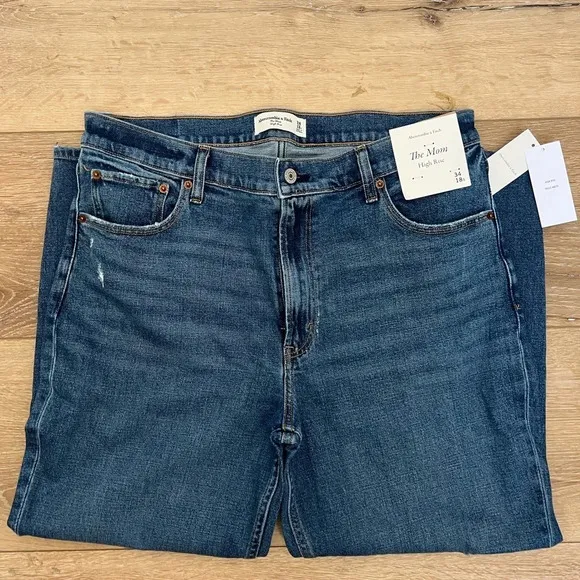 NWT-Abercrombie &amp; Fitch High Rise Mom Jeans