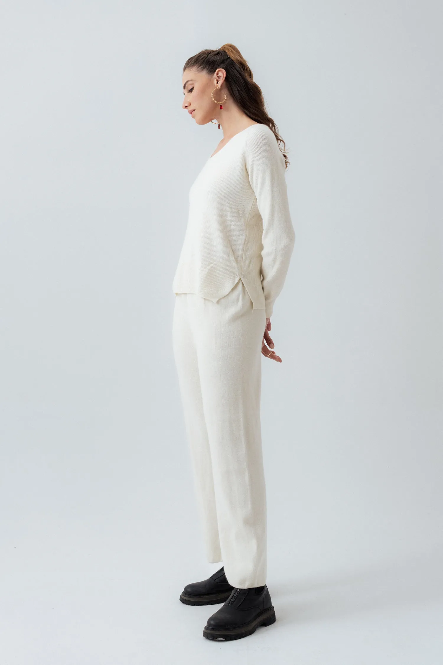Relaxed Fit Off White Wool Sweater