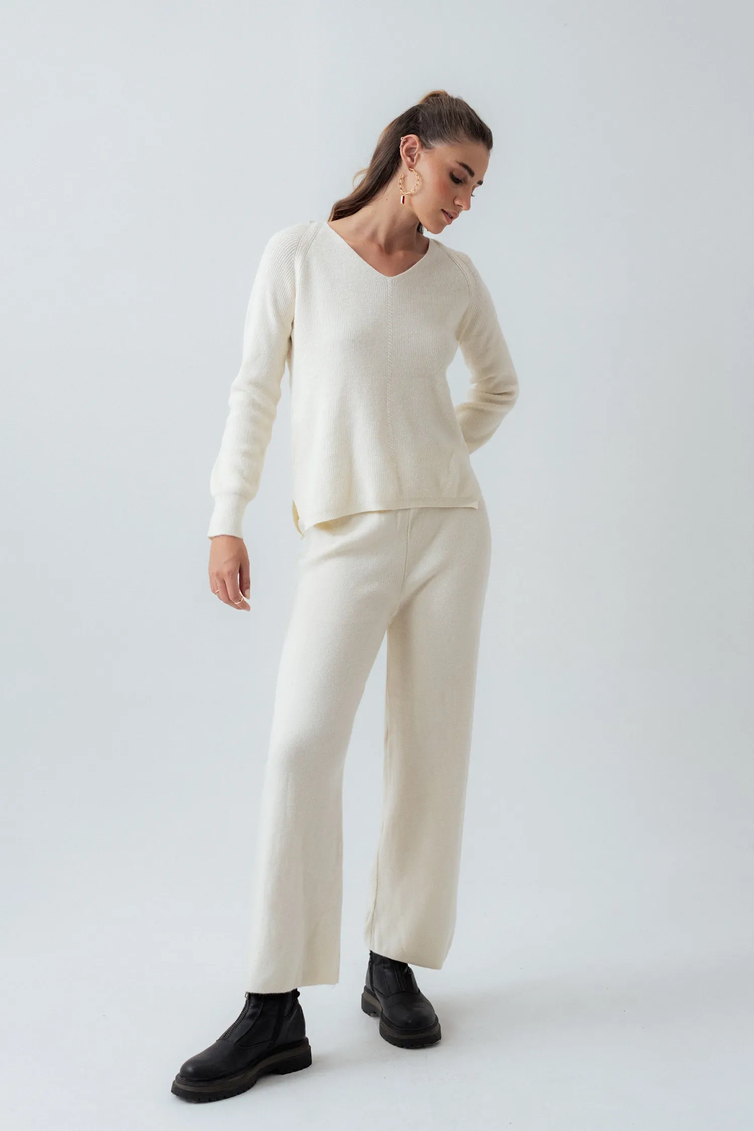 Relaxed Fit Off White Wool Sweater