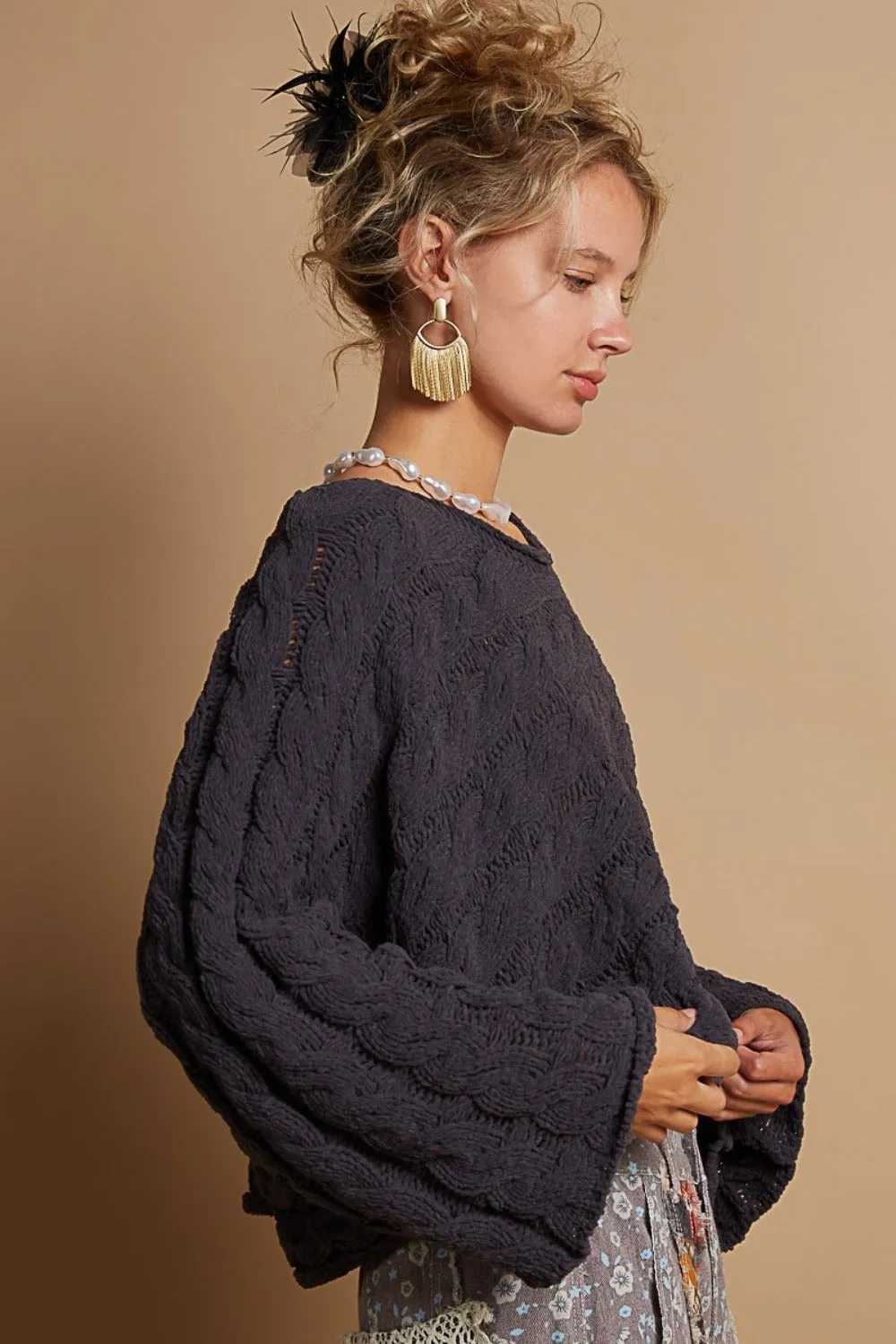 ROUND NECK CABLE KNIT CROPPED SWEATER (Charcoal)