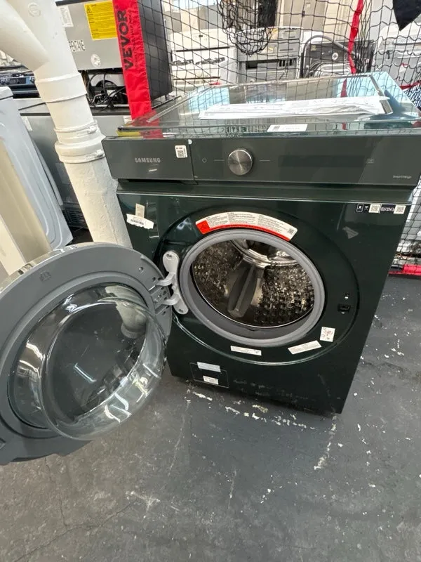 Samsung - BESPOKE 5.3 Cu. Ft. High-Efficiency Stackable Smart Front Load Washer with Steam and AI OptiWash - Brushed Navy - new
