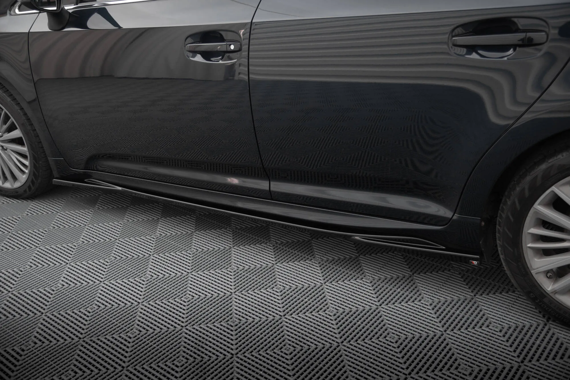 Side Skirts Diffusers Toyota Avensis Mk3 Facelift