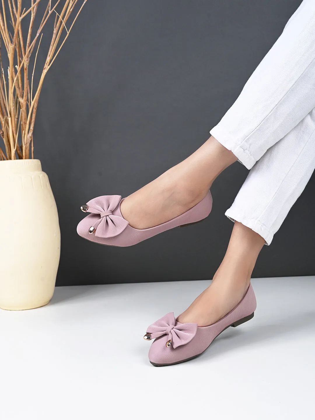 Tipped Bow with Elegant Design Flat Bellies