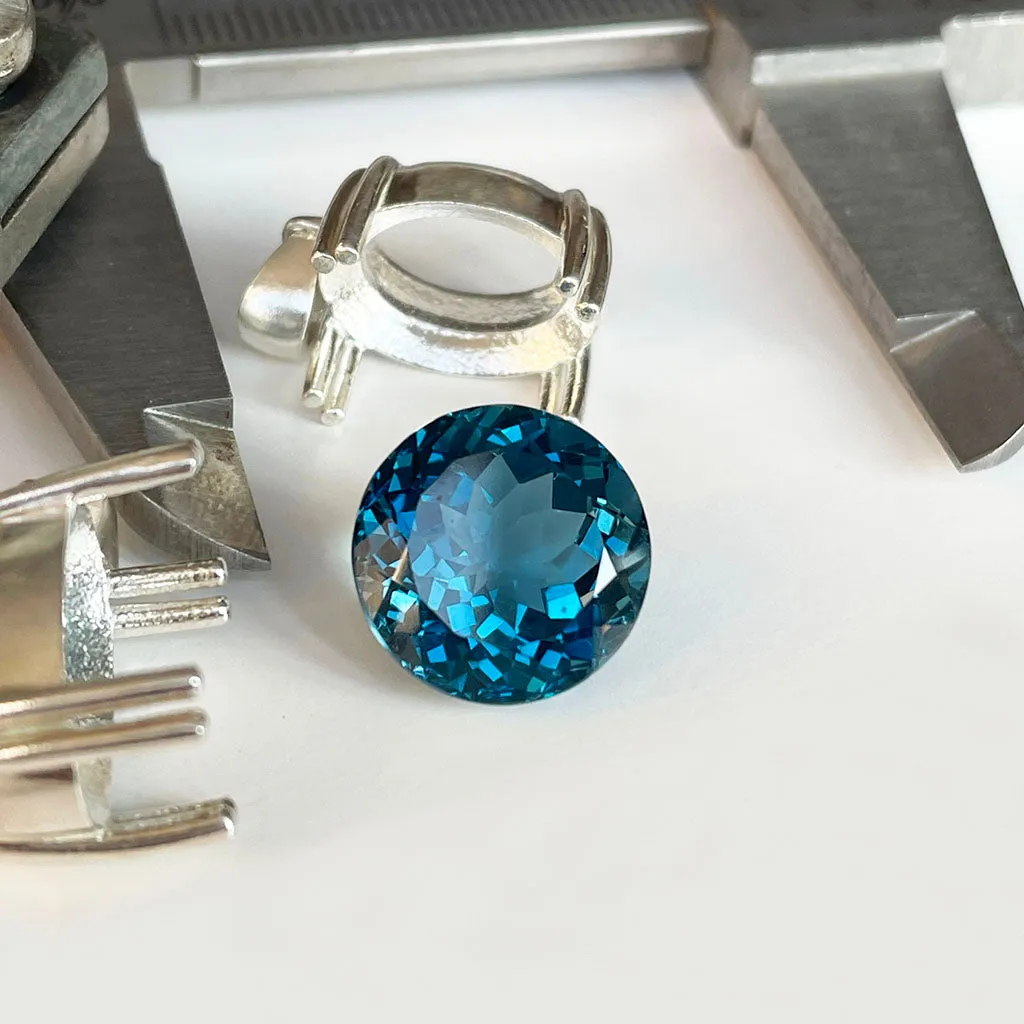 Topaz - London Blue Round Cut - 13.18ct