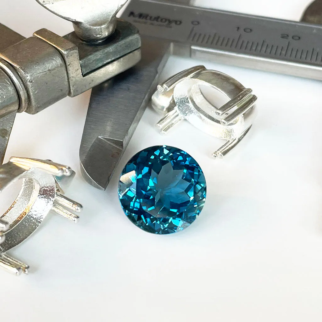 Topaz - London Blue Round Cut - 13.18ct