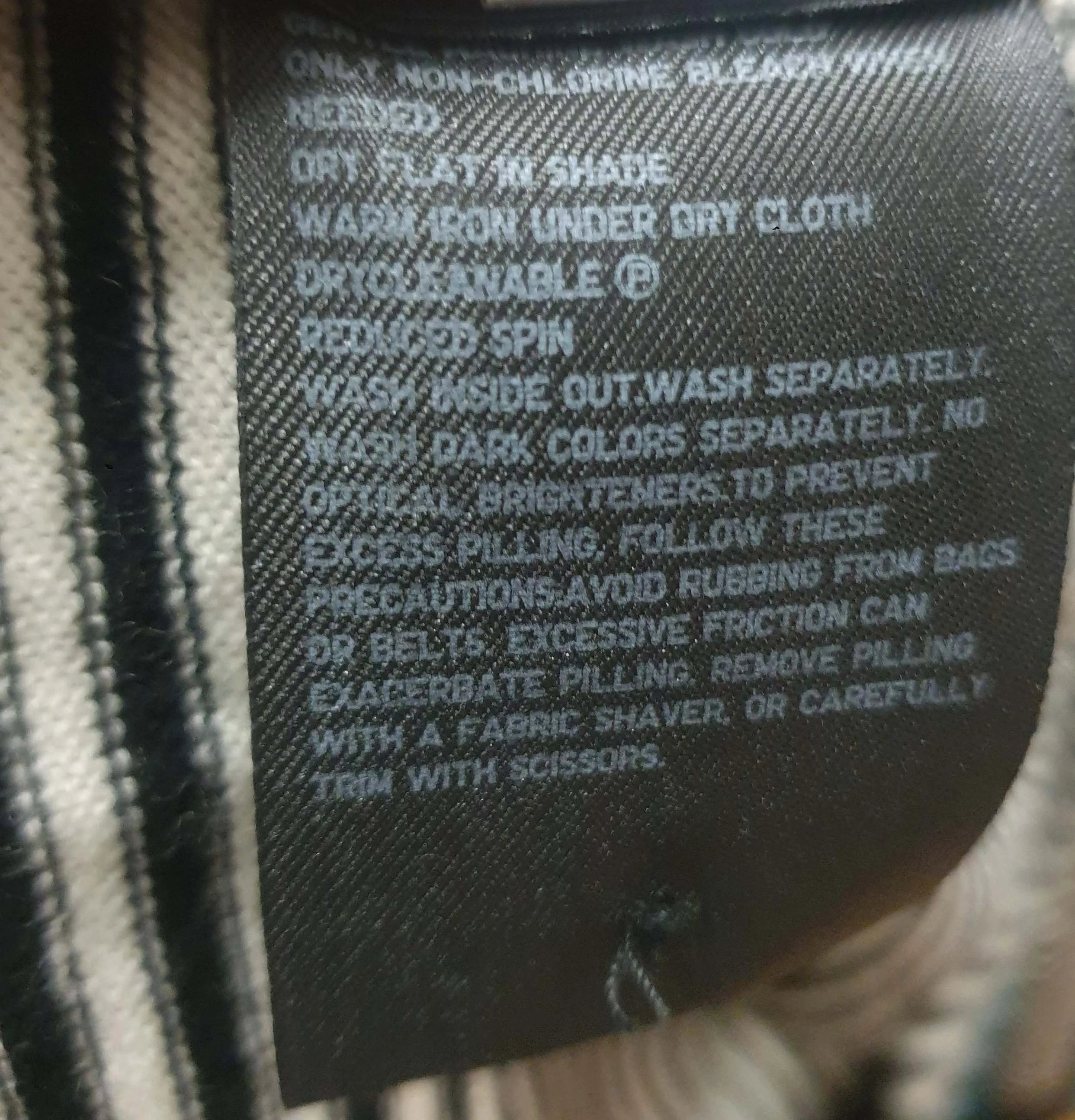 Uniqlo black and white new wool knit cardigan size XL