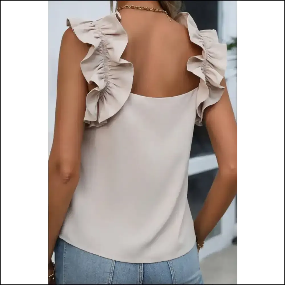 Unleash your Inner Fashionista with our Ruffled Square Neck Tank Top! 😄✨